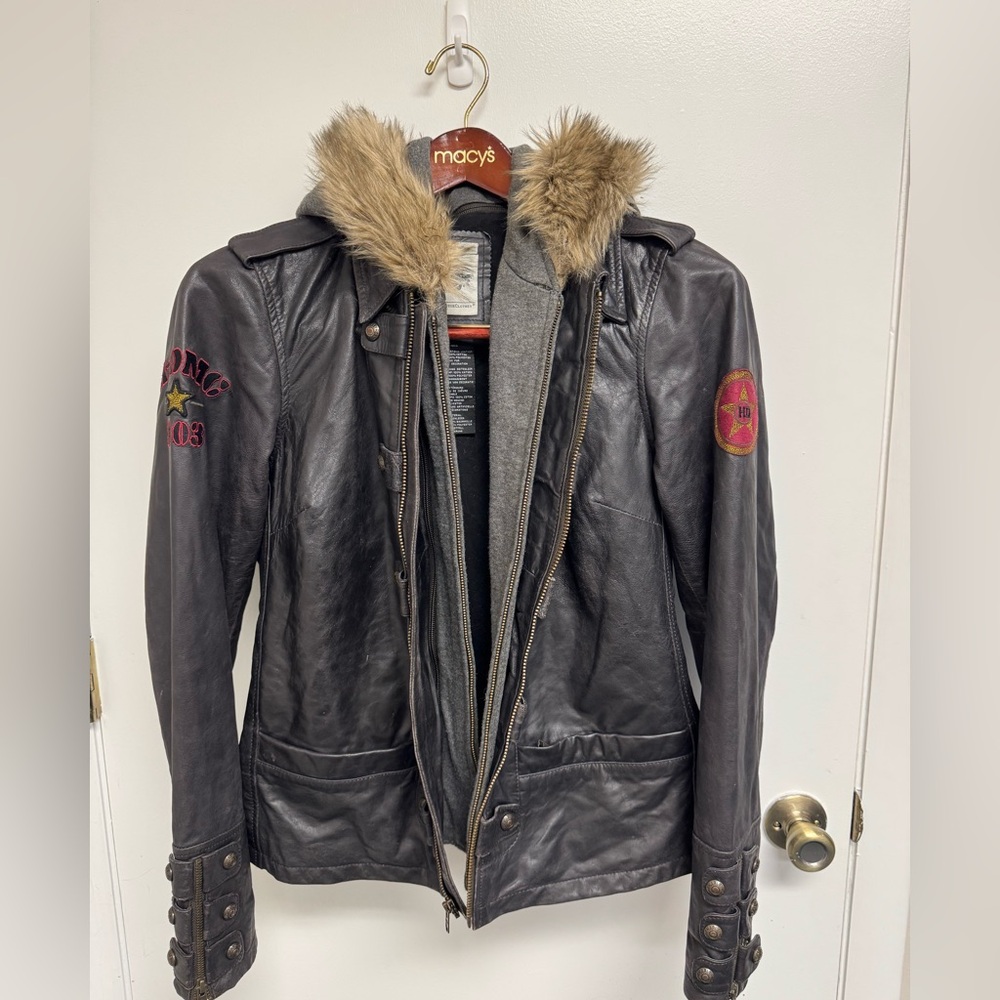 Harley-Davidson Black Leather Riding Gear (no odor whatsoever)